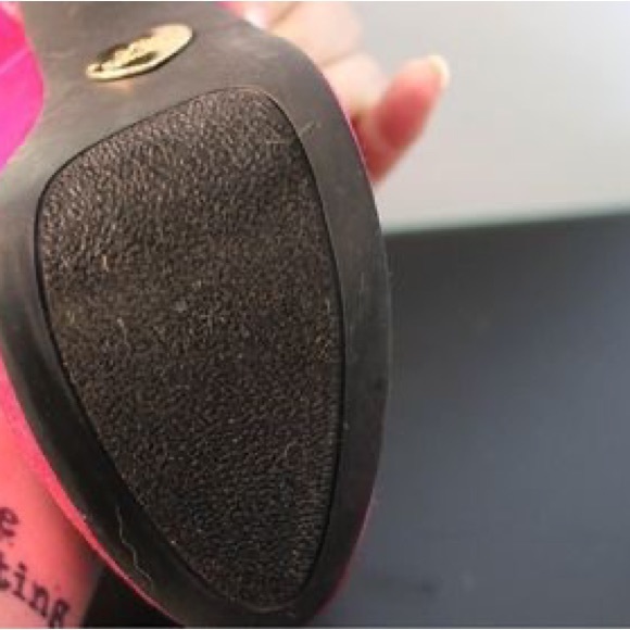 Pink Betsy Johnson size 7 pumps - Picture 4 of 7